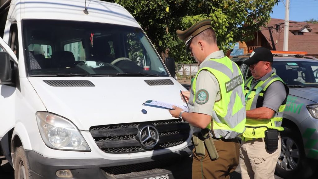 Fiscalización a transporte escolar en la comunaDurante la mañana de este jueves, el alcalde (s) (2)