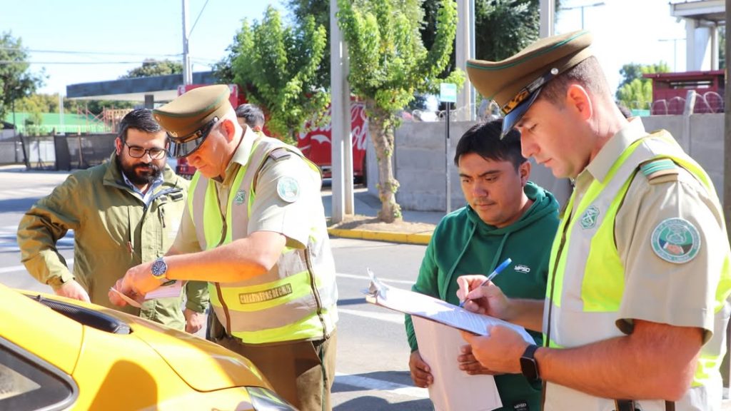 Fiscalización a transporte escolar en la comunaDurante la mañana de este jueves, el alcalde (s) (3)